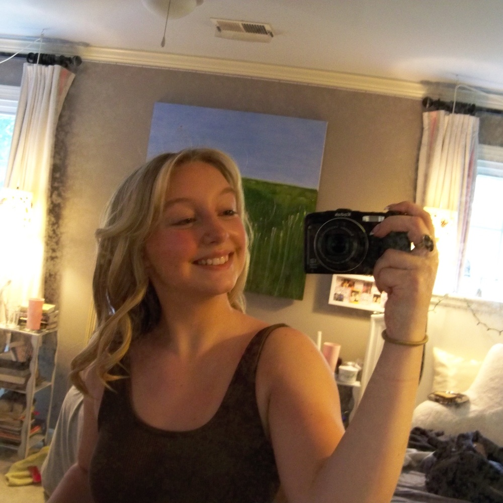 Meet your Posher, Camille